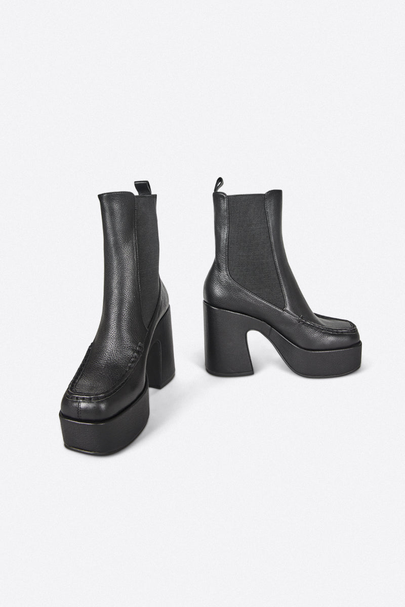 Leather platform 2024 chelsea boots